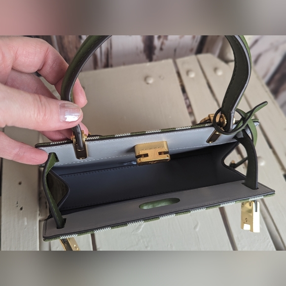 Tory Burch Petite Lee Radziwill handbag and NWT matching wallet. - Picture 3 of 16